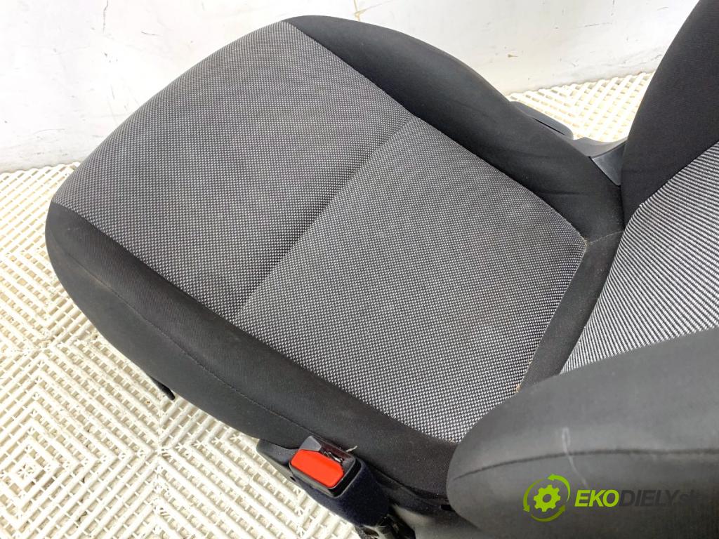 FIAT TIPO sedan 2016 70 kW 1.4 (356SXA1B) 1368 Sedadlo pravy predný