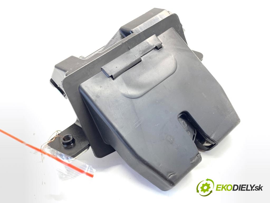 FORD FIESTA MK7 liftback 2016 44 kW 1.25 1242 zámok dverí zad 