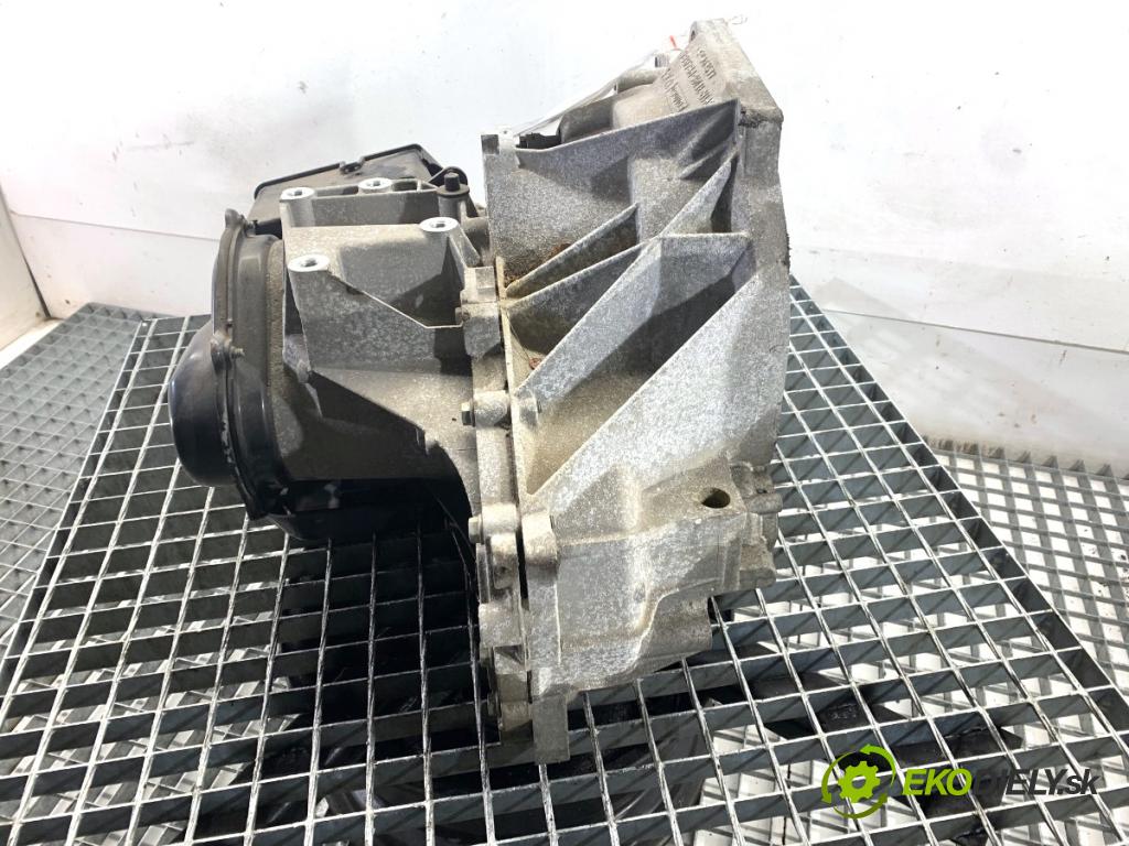 FORD FIESTA MK7 liftback 2016 44 kW 1.25 1242 Prevodovka 8A6R7002JN (Prevodovka)