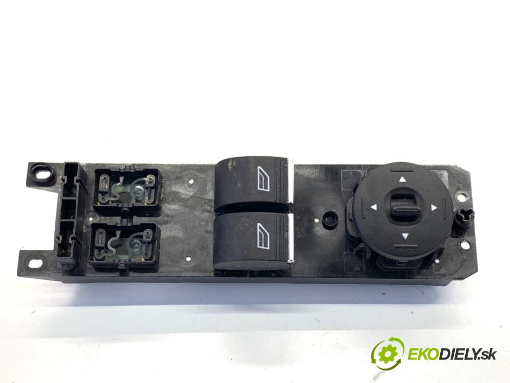 FORD FIESTA MK7 liftback 2016 44 kW 1.25 1242 přepínač oken F1ET-14A132-EC (Páčky pod volantem)