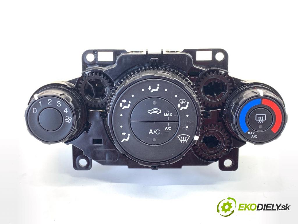 FORD FIESTA MK7 liftback 2016 44 kW 1.25 1242 Panel ovládaní topení C1B1-19980-AE (Páčky pod volantem)