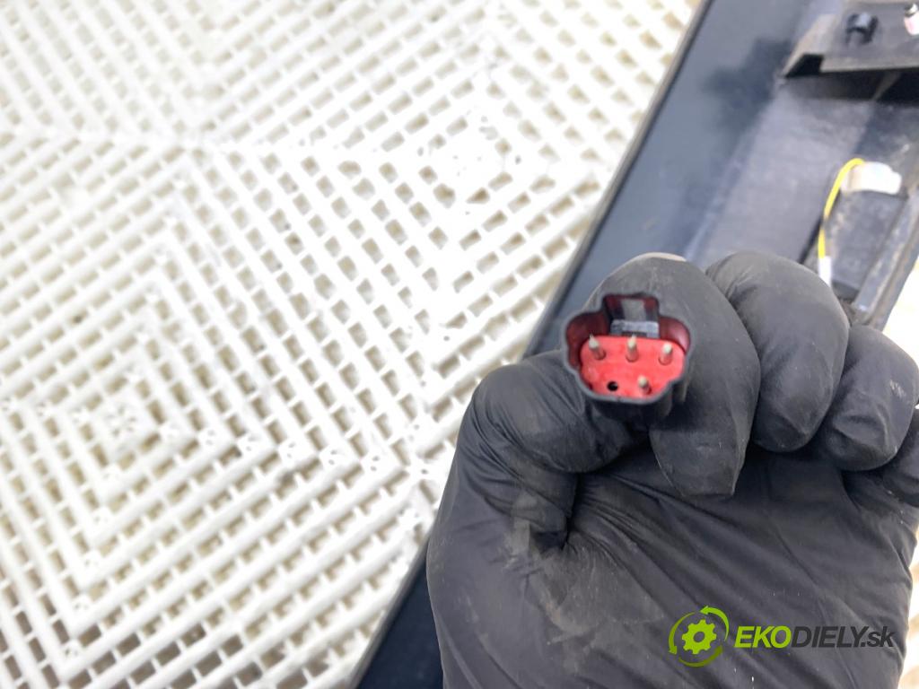 FORD FIESTA MK7 liftback 2016 44 kW 1.25 1242 Lišta dverí zad 8A61-A43404-BN