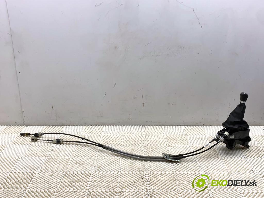 FORD FIESTA MK7 liftback 2016 44 kW 1.25 1242 kulisa  (Řadicí páka (kulisa) )