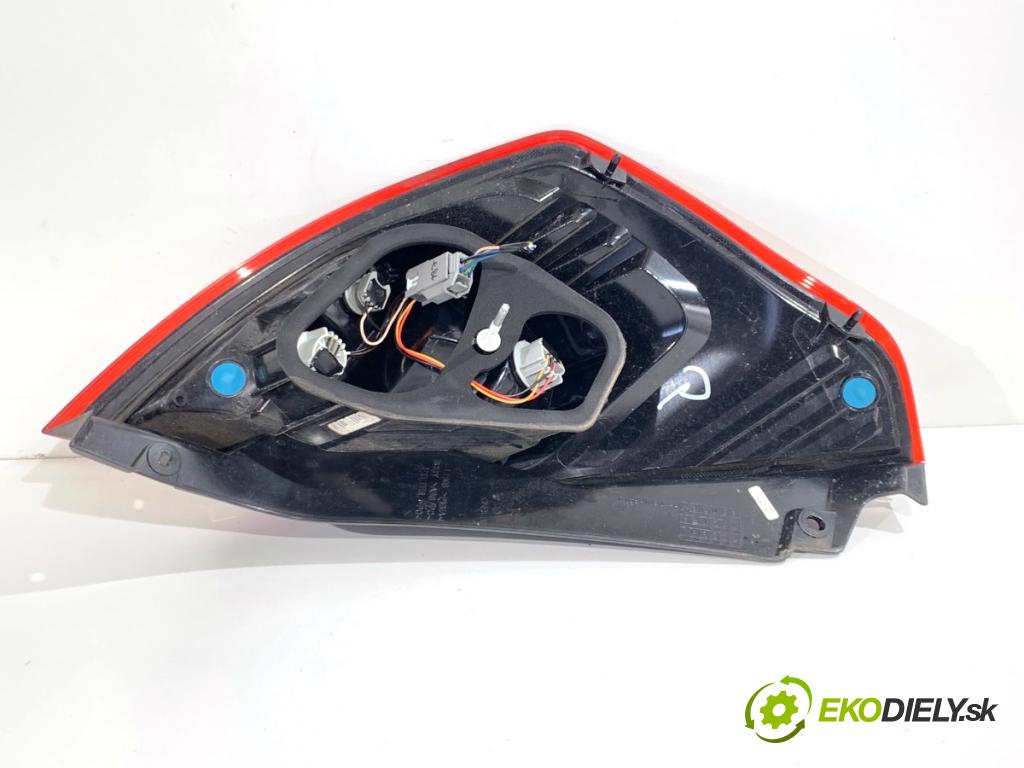 FORD FIESTA MK7 liftback 2016 44 kW 1.25 1242 světlo pravý zadní část C1BB-13404-AE