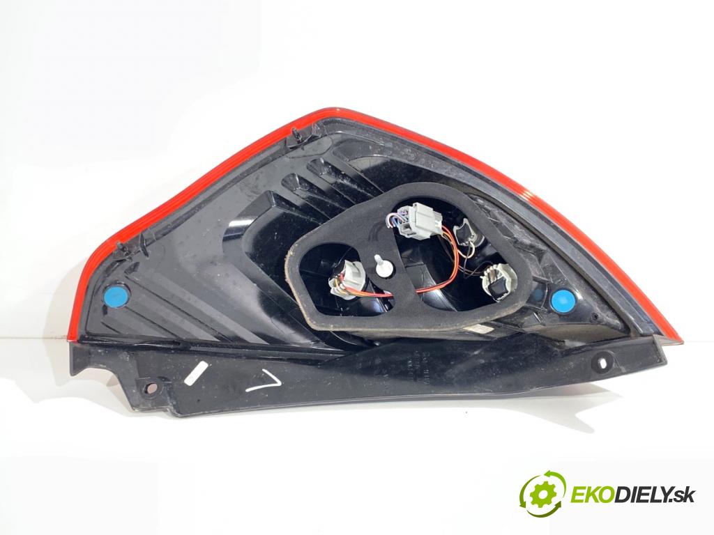 FORD FIESTA MK7 liftback 2016 44 kW 1.25 1242 světlo levý zadní část C1BB-13405-AE