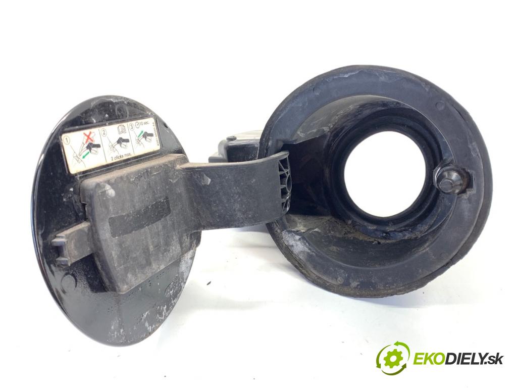 FORD FIESTA MK7 liftback 2016 44 kW 1.25 1242 dvířka nádrže paliva  (Klika dveří ostatní)