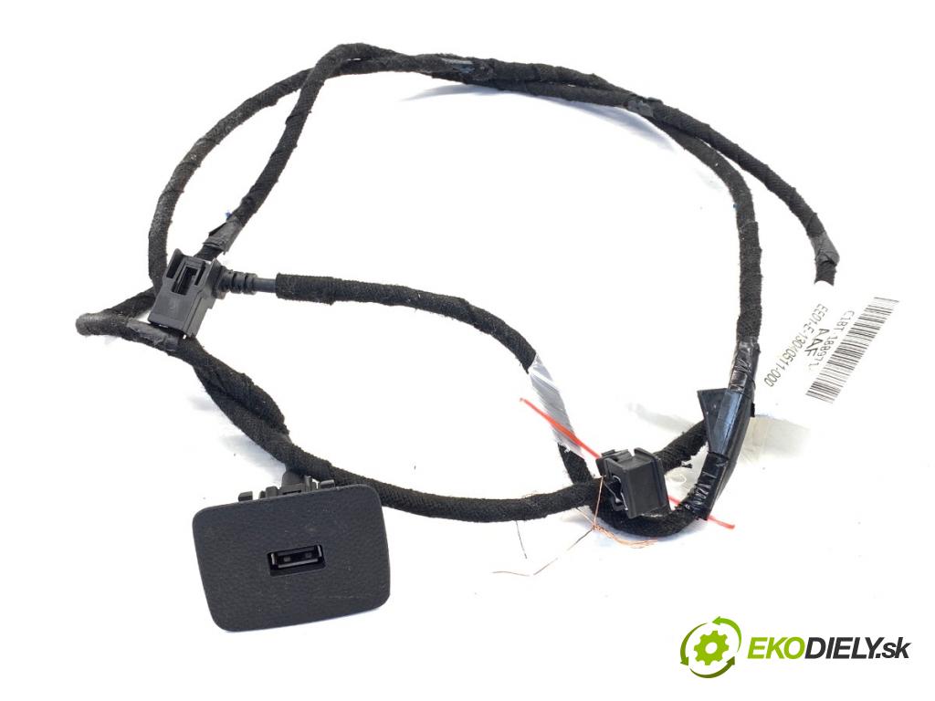 FORD FIESTA MK7 liftback 2016 44 kW 1.25 1242 HNÍZDO: USB C1BT-18B971-AAF