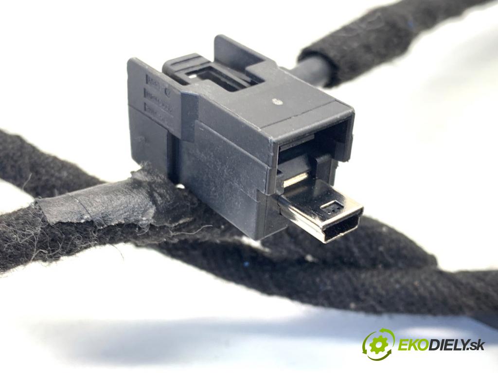 FORD FIESTA MK7 liftback 2016 44 kW 1.25 1242 HNÍZDO: USB C1BT-18B971-AAF