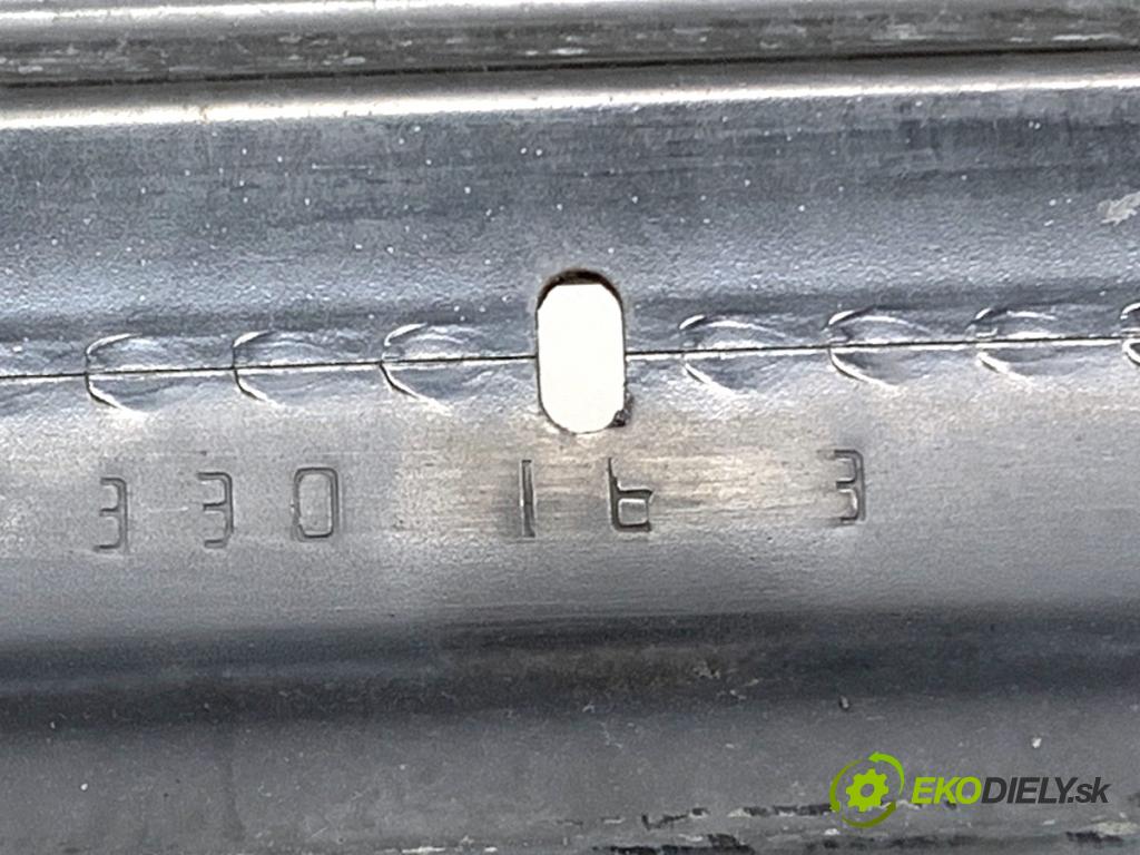 FORD FIESTA MK7 liftback 2016 44 kW 1.25 1242 výztuha nárazníka přední část  (Přední výztuha)