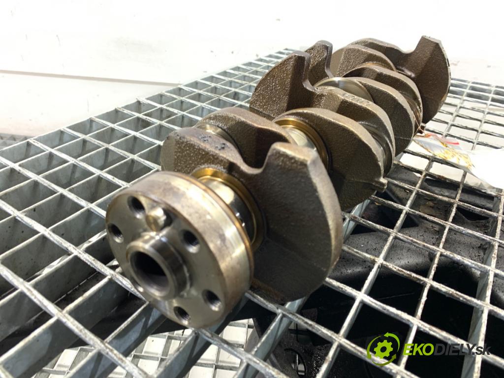 FORD FIESTA MK7 liftback 2016 44 kW 1.25 1242 Kardaň, hriadeľ KLIKA: 96MMDB (Blok motora ostatné)