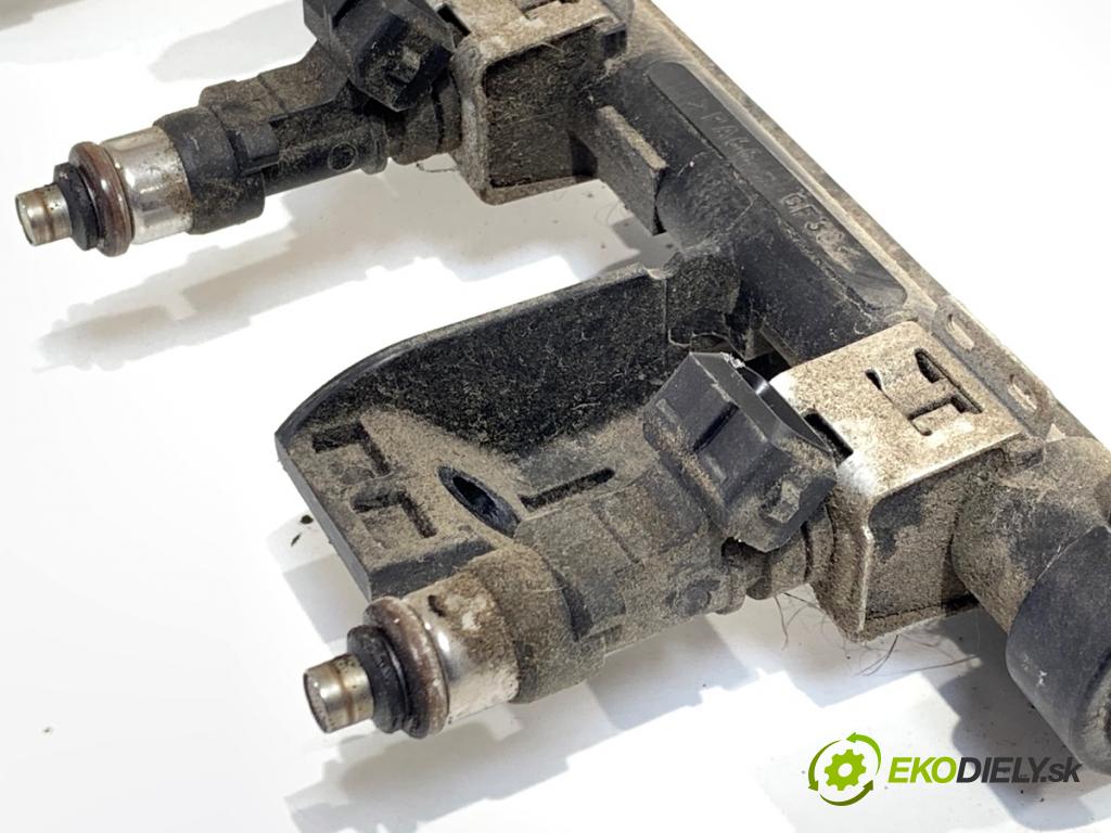 FORD FIESTA MK7 liftback 2016 44 kW 1.25 1242 Lišta vstrekovacia 8A6G-9H487-CB (Vstrekovacia lišta)