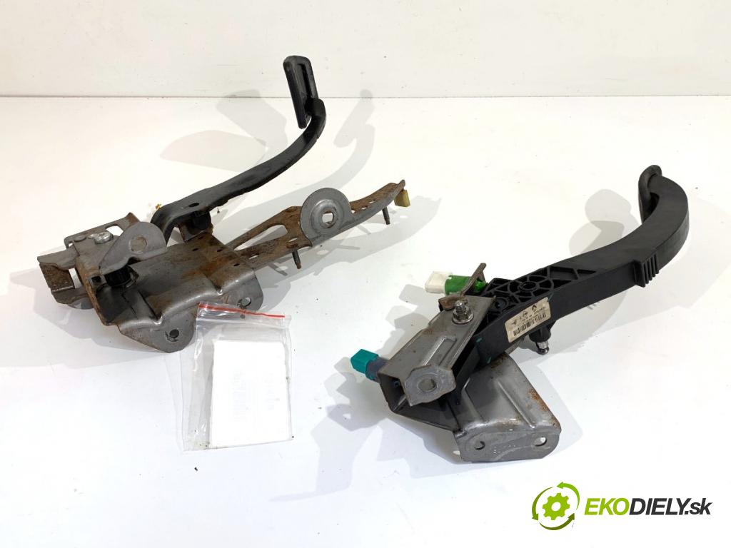 MERCEDES-BENZ CITAN Nadwozie pełne/minivan 2016 81 kW 111 CDI (415.603, 415.605) 1461 PEDÁL: 465037304R (Potenciometer plynového pedálu)