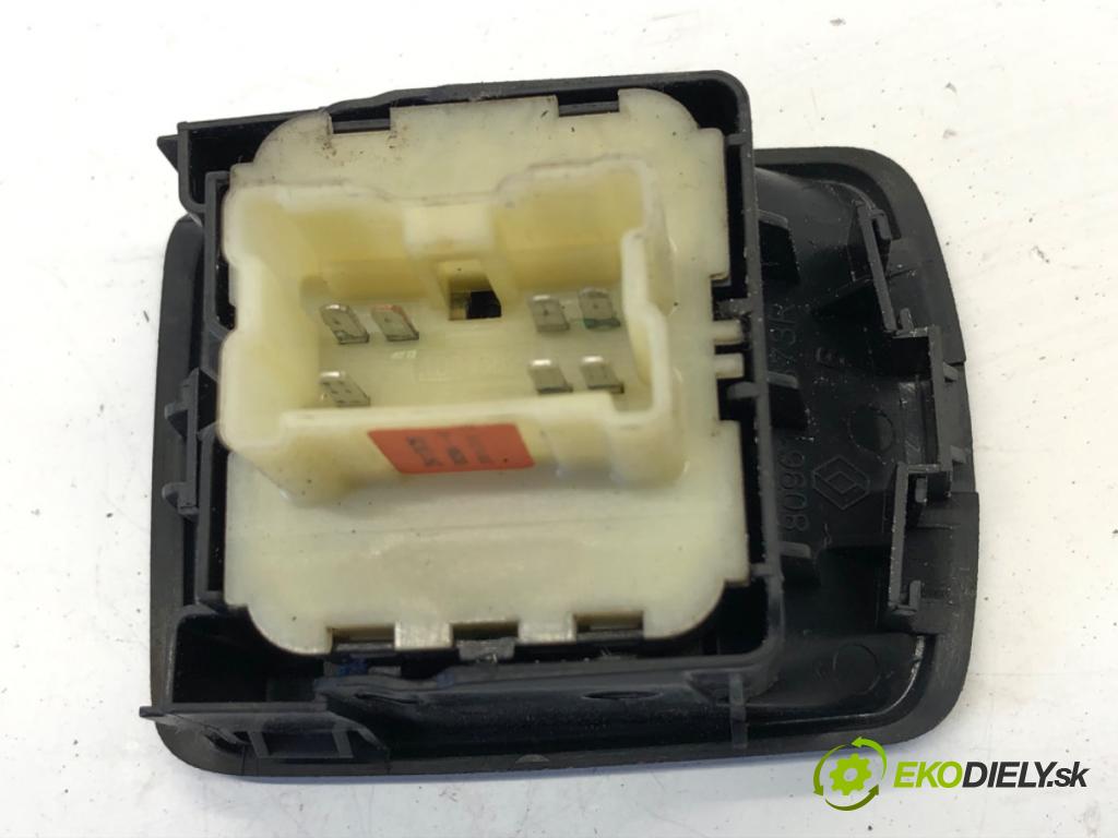 MERCEDES-BENZ CITAN Nadwozie pełne/minivan 2016 81 kW 111 CDI (415.603, 415.605) 1461 Prepínač okien 809616873R (Prepínacie páčky pod volantom)