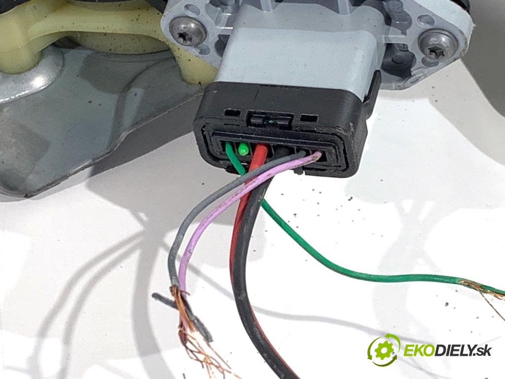 MERCEDES-BENZ CITAN Nadwozie pełne/minivan 2016 81 kW 111 CDI (415.603, 415.605) 1461 mechanismus okna levý přední část