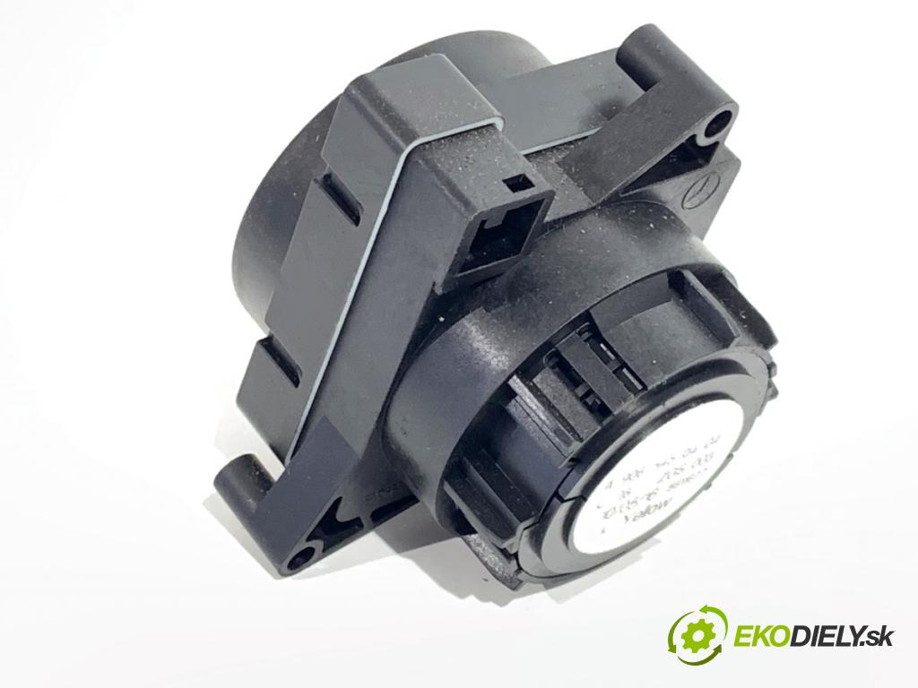 MERCEDES-BENZ CITAN Nadwozie pełne/minivan 2016 81 kW 111 CDI (415.603, 415.605) 1461 spínač světel A9065450404