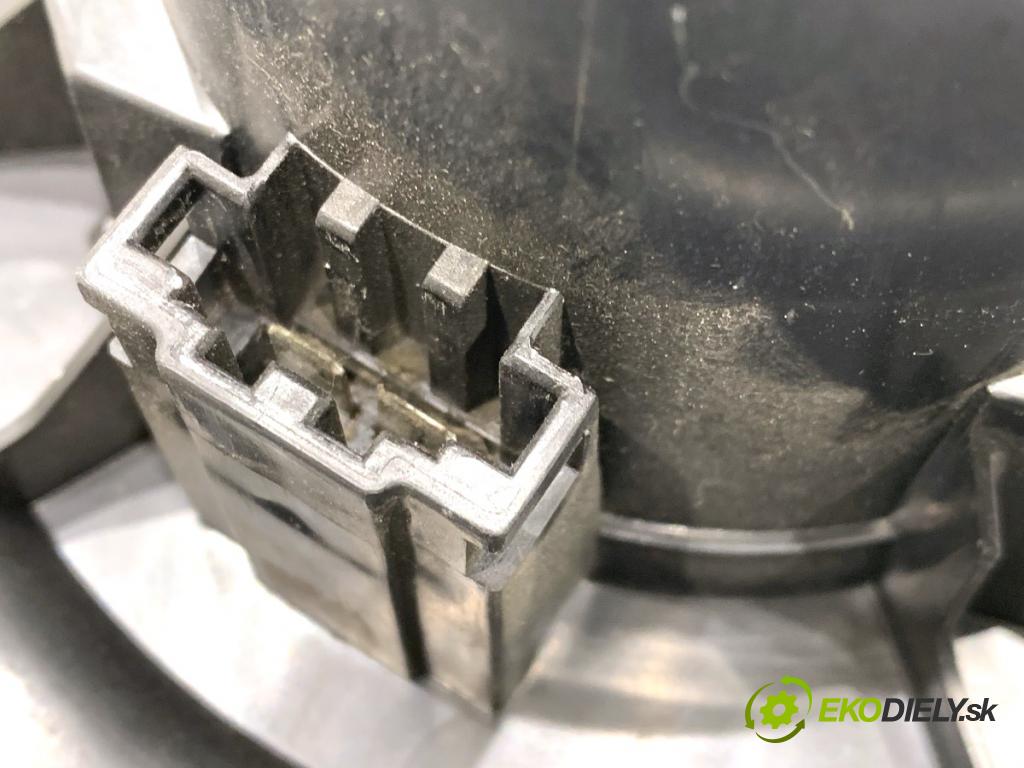 SKODA FABIA III liftback 2018 55 kW 1.0 999 ventilátor kúrenia 6R1819015A