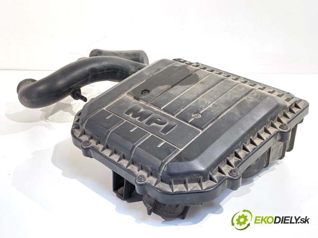 SKODA FABIA III liftback 2018 55 kW 1.0 999 Obal filtra vzduchu 04C129611J (Obal vzduchového filtra)