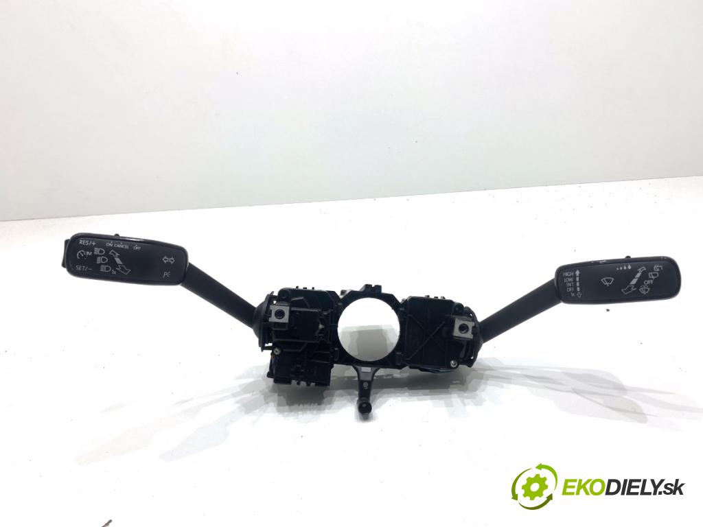 SKODA FABIA III liftback 2018 55 kW 1.0 999 Prepínač kombinovaný 2Q0953502A (Prepínacie páčky pod volantom)