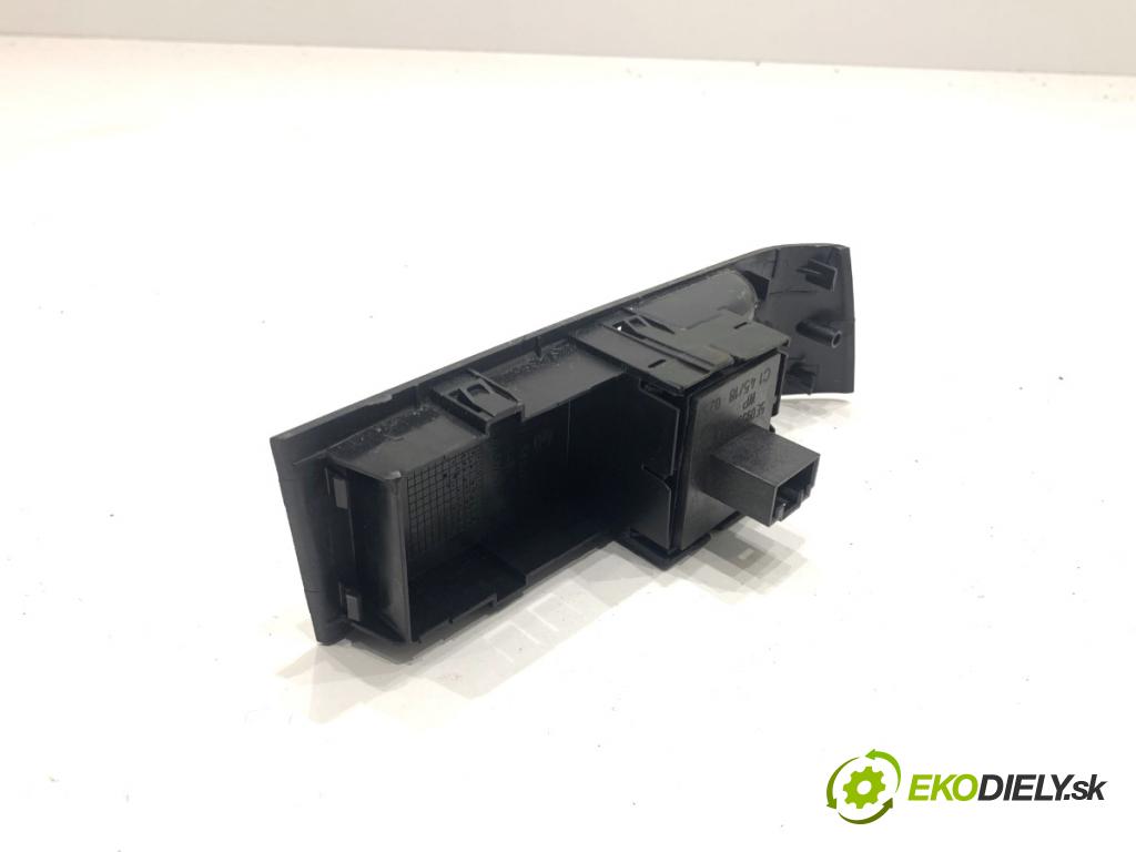 SKODA FABIA III liftback 2018 55 kW 1.0 999 Prepínač okien 5E0959858A 6V1867171 (Prepínacie páčky pod volantom)