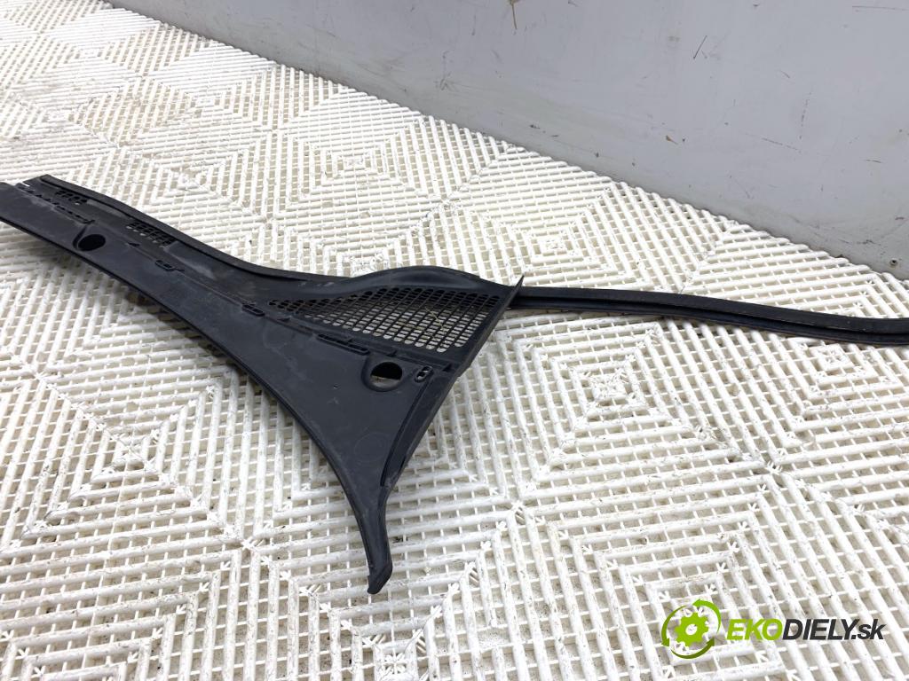 SKODA FABIA III liftback 2018 55 kW 1.0 999 Torpédo, plast pod čelné okno ľave 6V1819415
