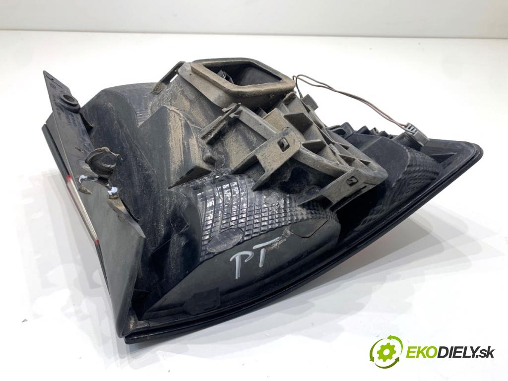 SKODA FABIA III liftback 2018 55 kW 1.0 999 Svetlo pravy zad 6V9945096