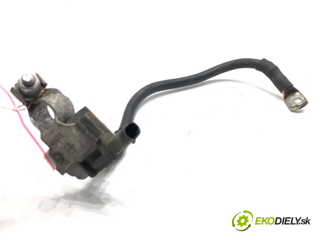 SKODA FABIA III liftback 2018 55 kW 1.0 999 svorka MINUS: 6C0915181D