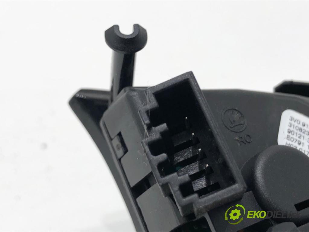 SKODA FABIA III liftback 2018 55 kW 1.0 999 SPÍNAČE: volantu 3V0919719E