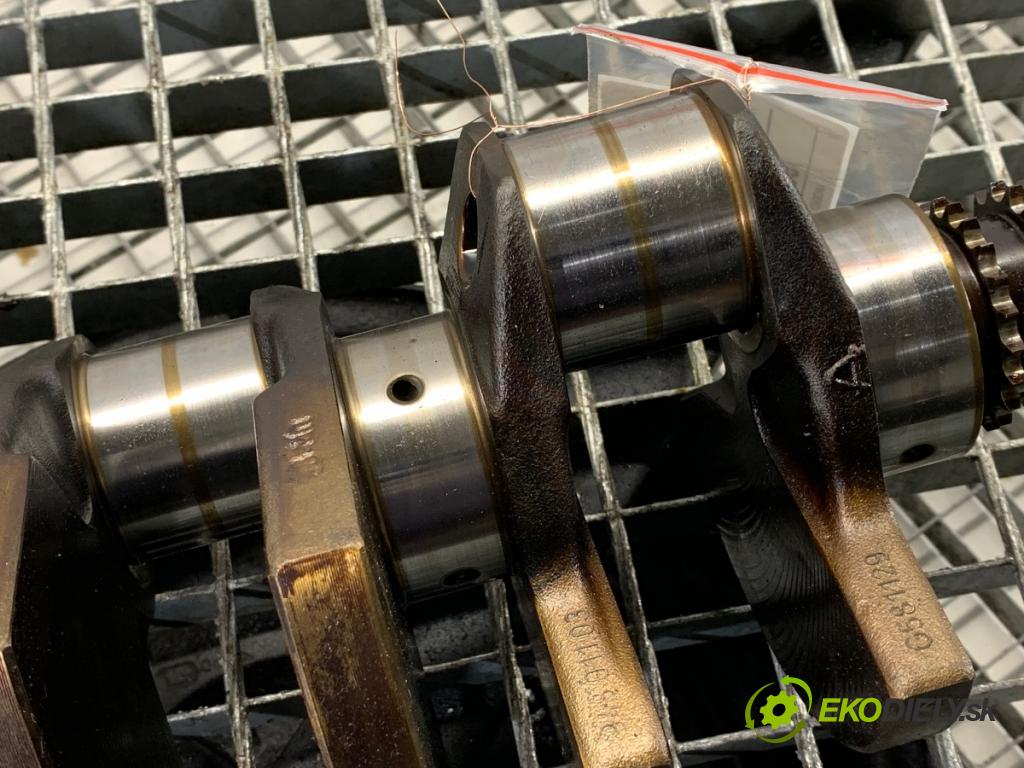 PORSCHE CAYENNE SUV 2003 250 kW S 4.5 4511 kardaň hřídel KORBOVÝ:  (Blok motoru ostatní)