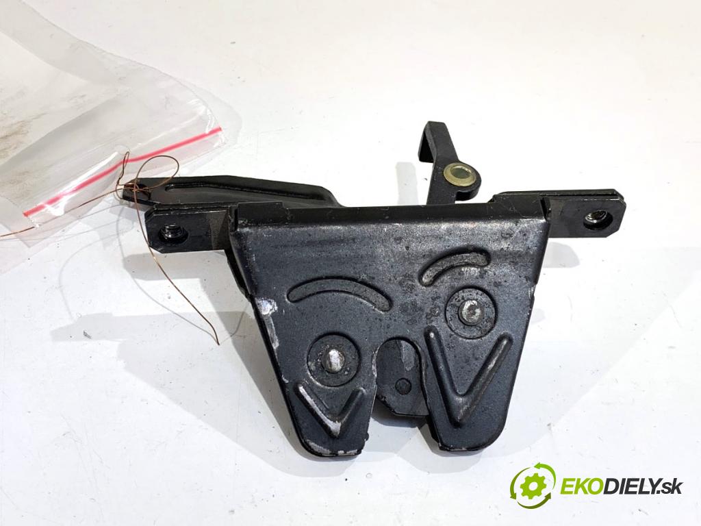 BMW E39 sedan 2000 110 kW 520 i 1990 zámok dveří zadní část 8236897