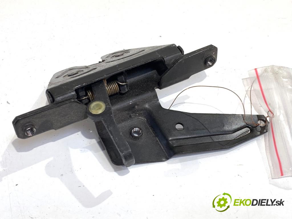 BMW E39 sedan 2000 110 kW 520 i 1990 zámok dveří zadní část 8236897