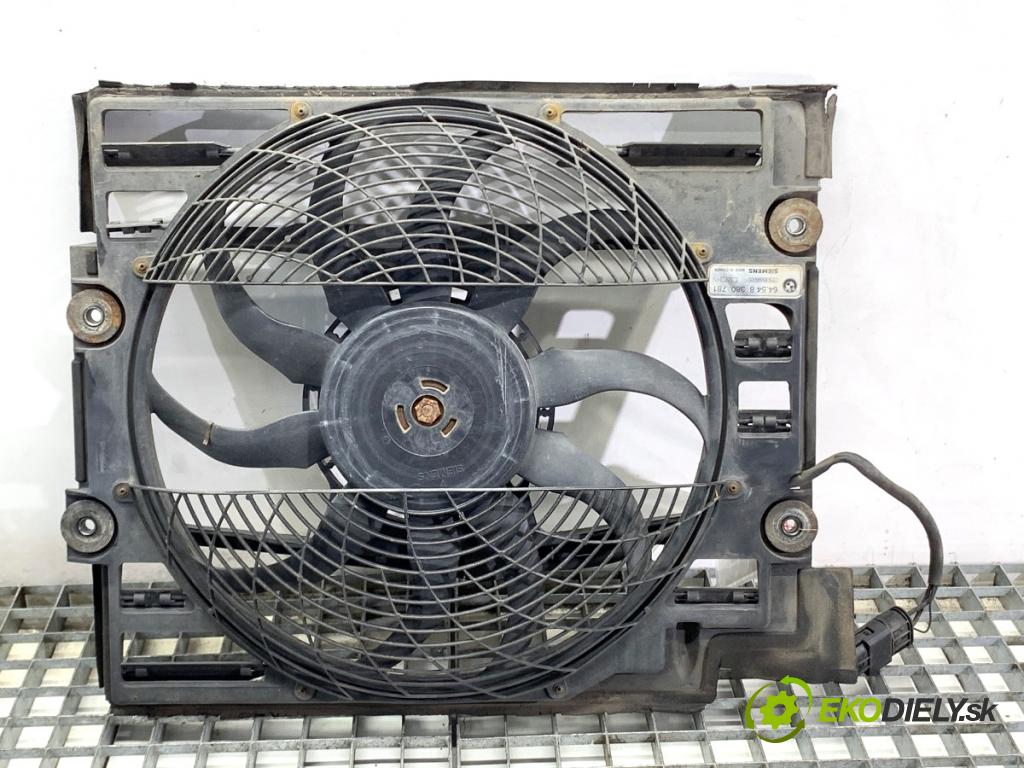 BMW E39 sedan 2000 110 kW 520 i 1990 ventilátor klimatizace 8384068 (Ventilátor chladiče klimatizace)