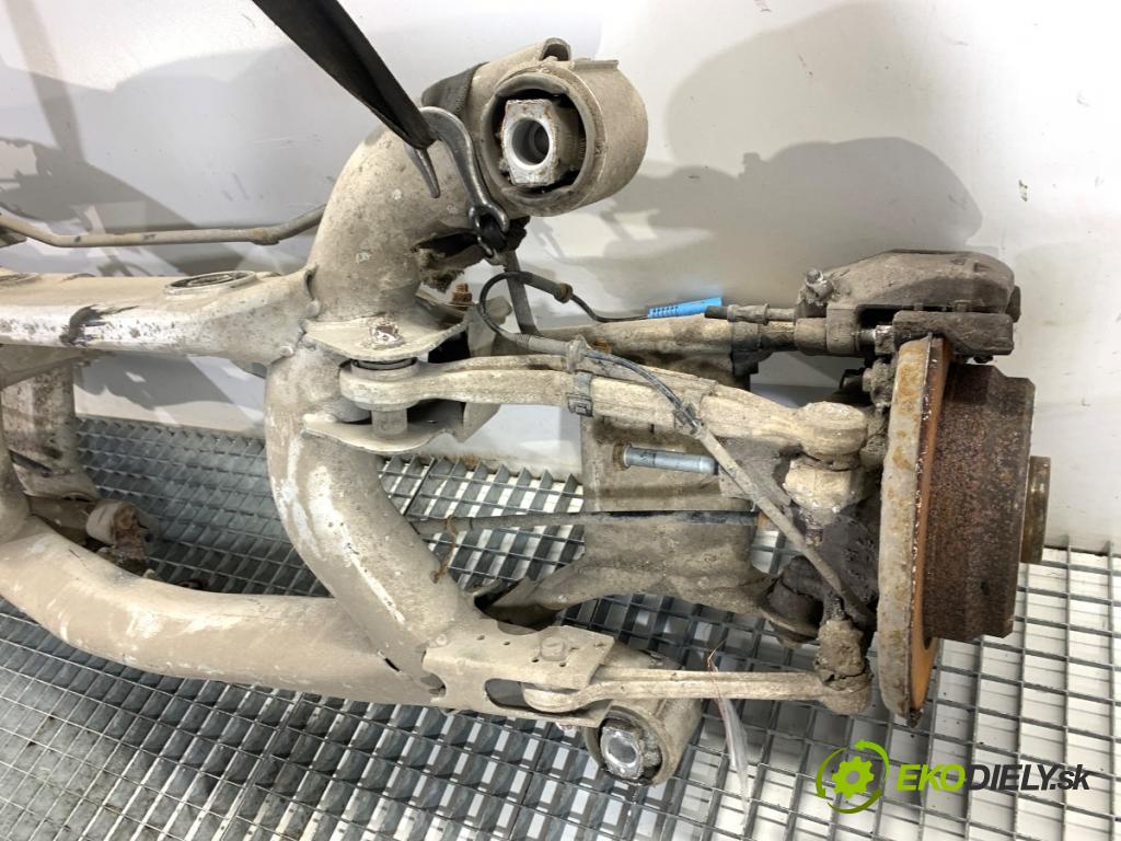 BMW E39 sedan 2000 110 kW 520 i 1990 Výstuha zad