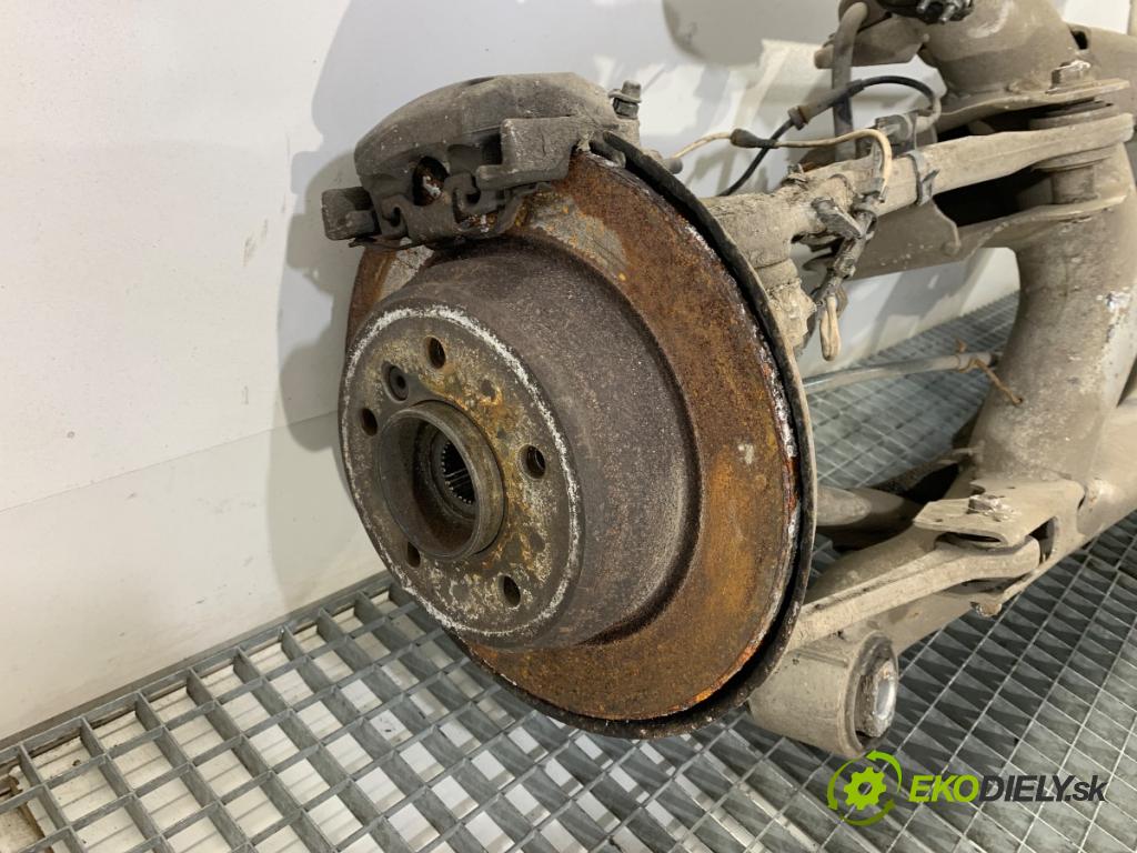 BMW E39 sedan 2000 110 kW 520 i 1990 Výstuha zad