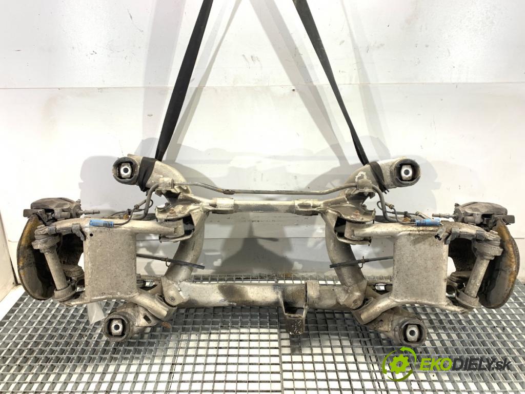 BMW E39 sedan 2000 110 kW 520 i 1990 Výstuha zad