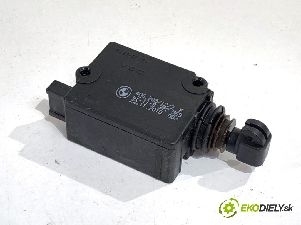 BMW E39 sedan 2000 110 kW 520 i 1990 Teleskop zámku dverí 8377569 (Motorček ostatné)