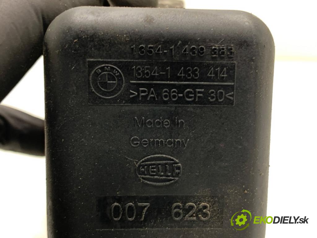 BMW E39 sedan 2000 110 kW 520 i 1990 škrtíci klapka 1433414 (Škrticí klapka)