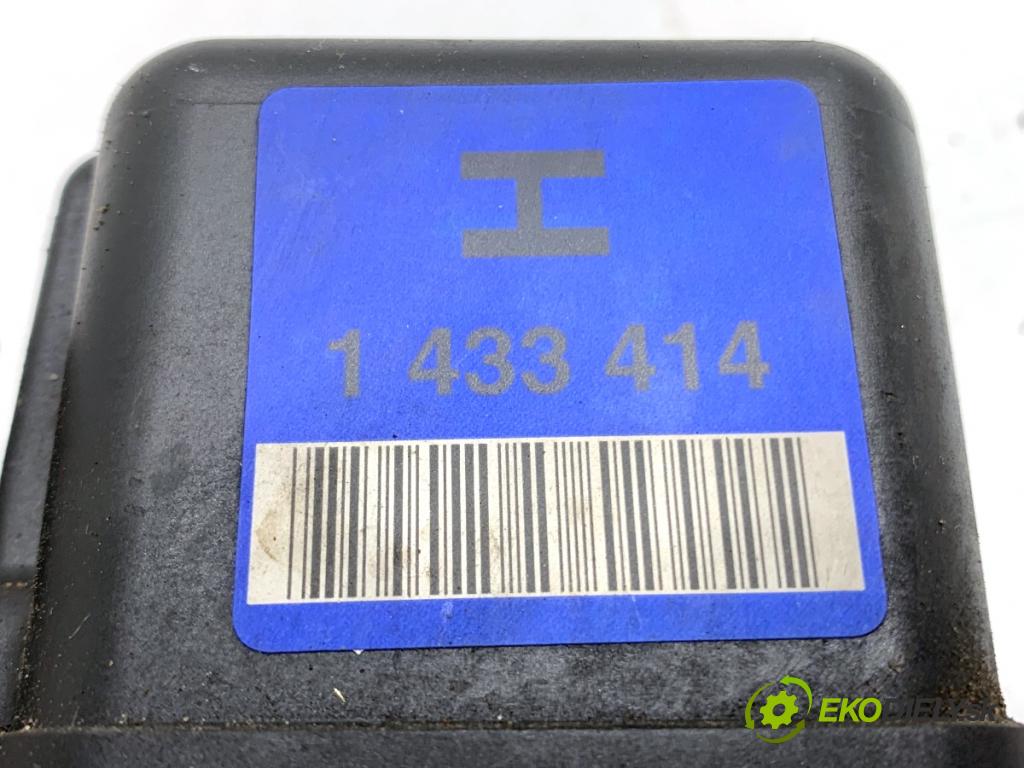 BMW E39 sedan 2000 110 kW 520 i 1990 Škrtiaca klapka 1433414 (Škrtiaca klapka)