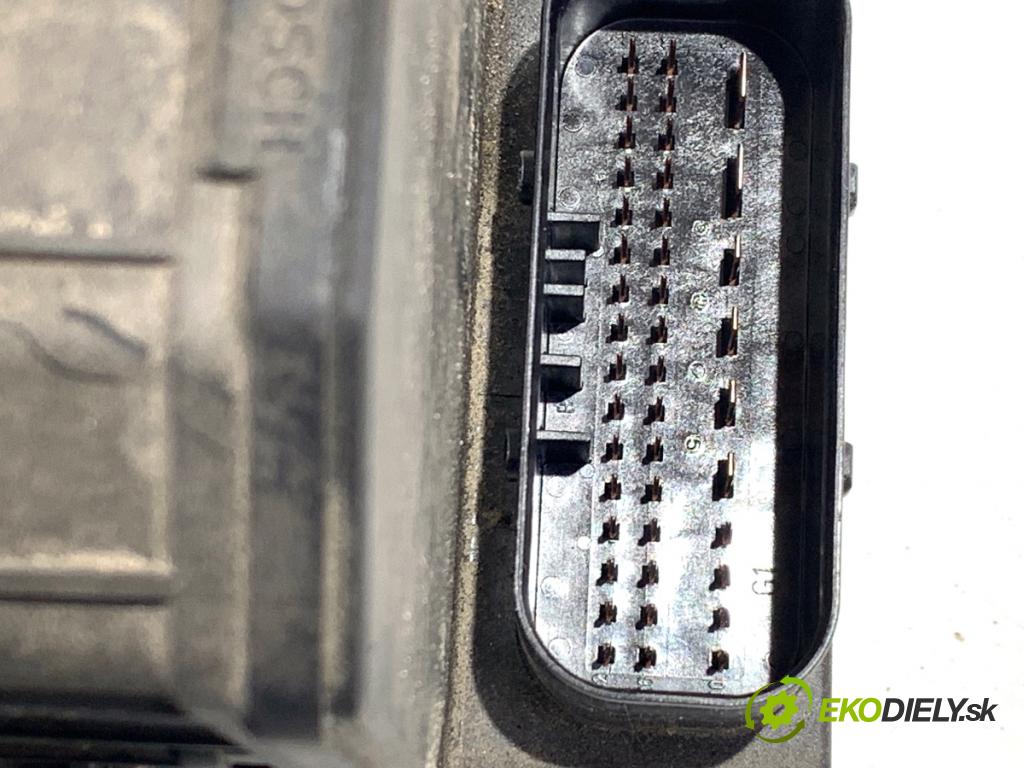 BMW E39 sedan 2000 110 kW 520 i 1990 Pumpa ABS 6750383 (Pumpa ABS)