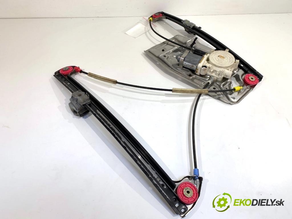 BMW E39 sedan 2000 110 kW 520 i 1990 mechanismus okna levý přední část 8236857S