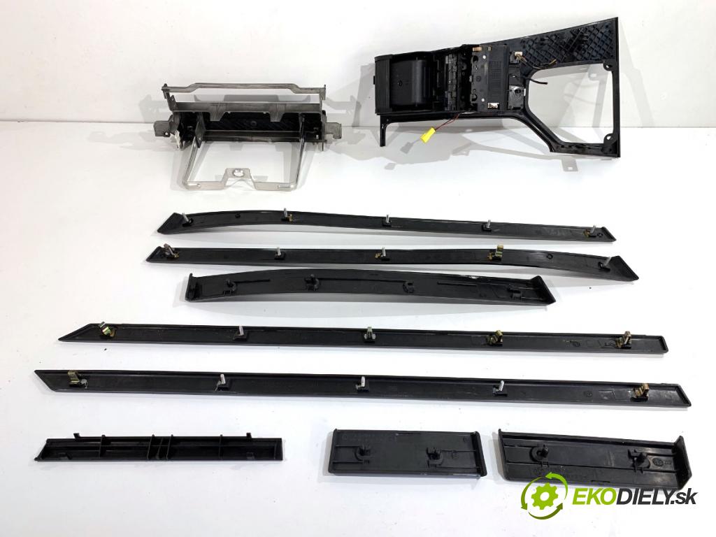 BMW E39 sedan 2000 110 kW 520 i 1990 lišty kryt 8256297 8184159 (Lišta)