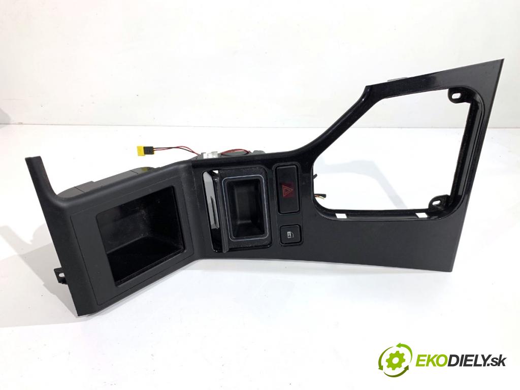 BMW E39 sedan 2000 110 kW 520 i 1990 lišty kryt 8256297 8184159 (Lišta)