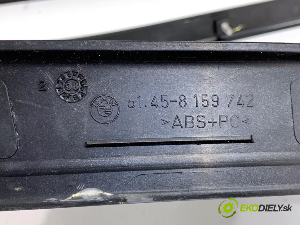 BMW E39 sedan 2000 110 kW 520 i 1990 lišty kryt 8256297 8184159 (Lišta)