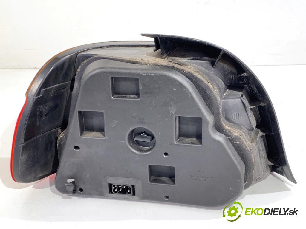 BMW E39 sedan 2000 110 kW 520 i 1990 Svetlo pravy zad 8358032