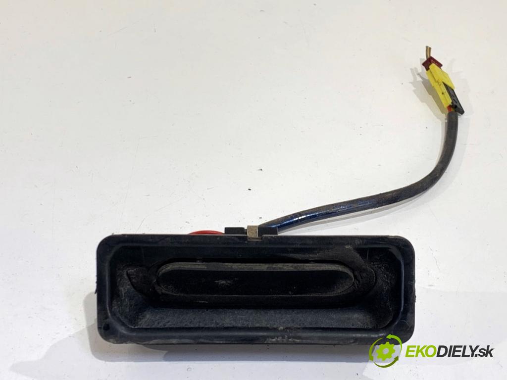 BMW E39 sedan 2000 110 kW 520 i 1990 klika dveří zadní část 