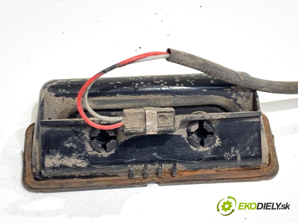 BMW E39 sedan 2000 110 kW 520 i 1990 klika dveří zadní část