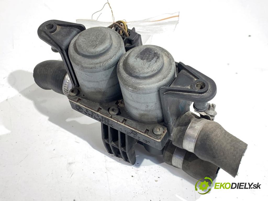 BMW E39 sedan 2000 110 kW 520 i 1990 Magnetický ventil vody 8374995 (Elektrosúčasti ostatné)