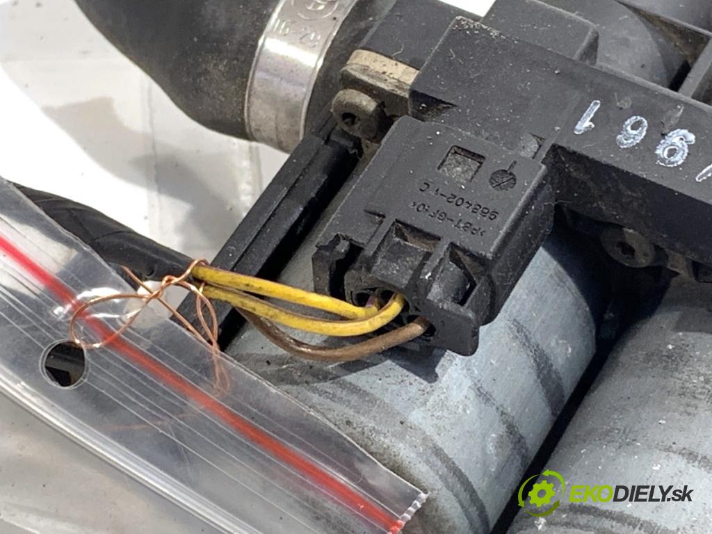 BMW E39 sedan 2000 110 kW 520 i 1990 Magnetický ventil vody 8374995 (Elektrosúčasti ostatné)