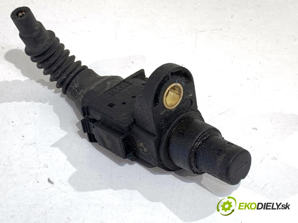 BMW E39 sedan 2000 110 kW 520 i 1990 snímač pozice vačkového hřídele 1438082B (Snímač polohy klikového hřídele)