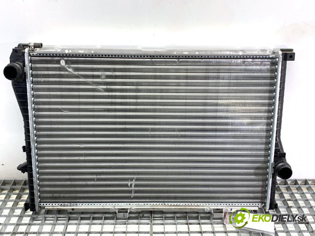 BMW E39 sedan 2000 110 kW 520 i 1990 chladič vody  (Vodní chladič)