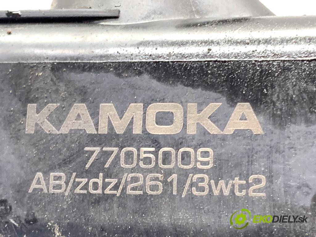 BMW E39 sedan 2000 110 kW 520 i 1990 chladič vody  (Vodní chladič)